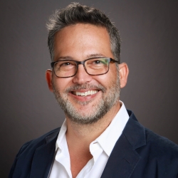 headshot of Troy Murphy_2022