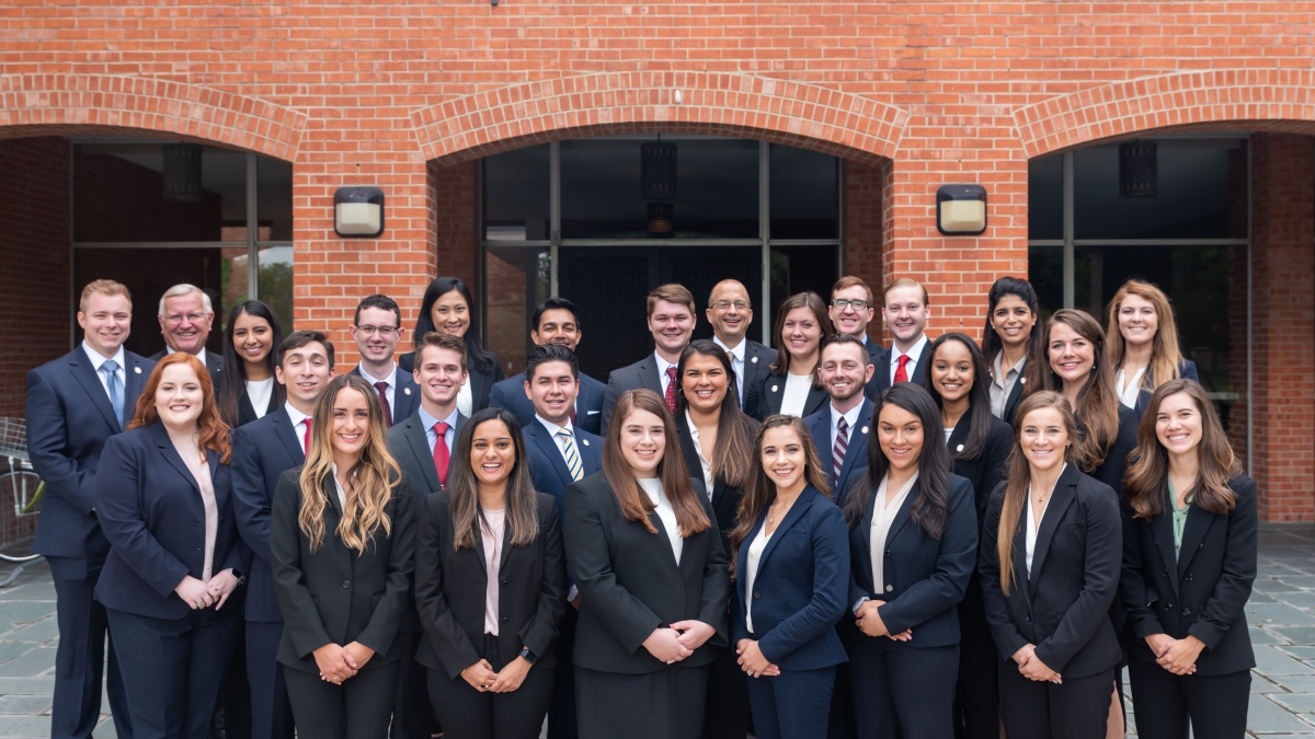 The on-campus class of 2021 gathers for a photo in professional attire